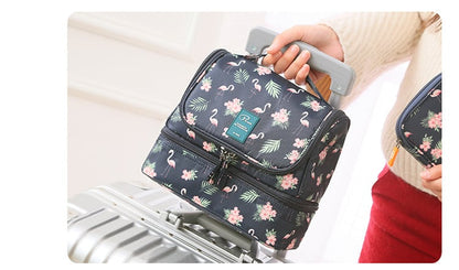 Large-capacity wash bag